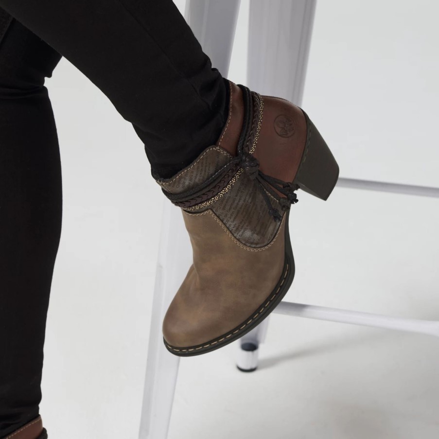 リーカー アンクルブーツ タッセルトリム ネイビー