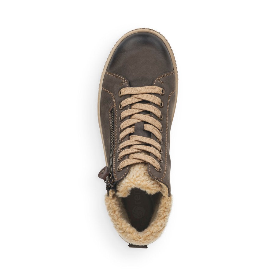 リーカー・マディッタ・ブラウン